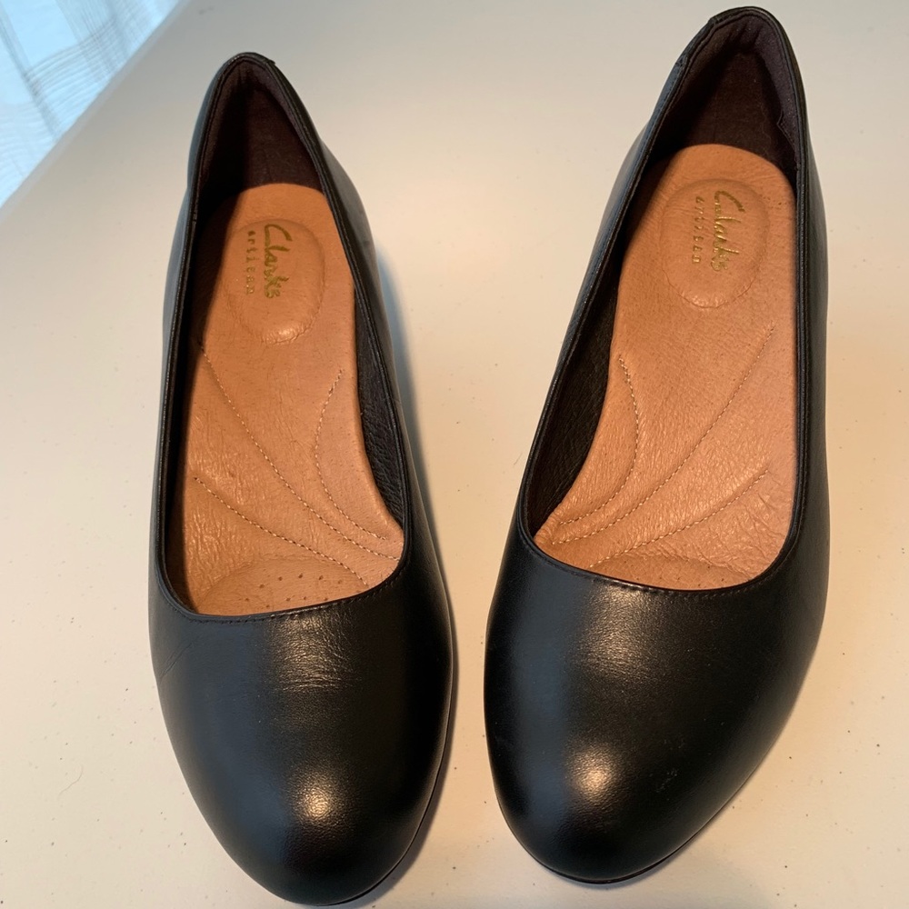 Clark’s Leather Pumps. Closet closing 7/20!